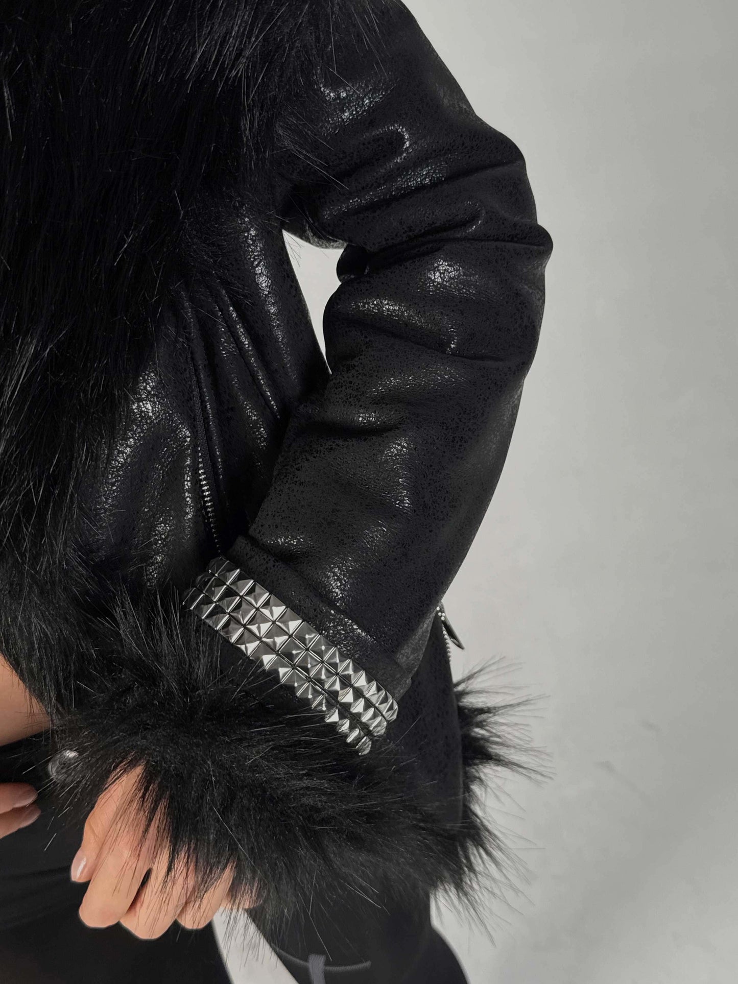 Scorpio No1r Cracked Silver Print Rivet Asymmetric Fur Collar Fleece Lined Coat